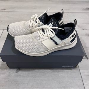 Kids/Women New Balance Sneakers Size 4.5